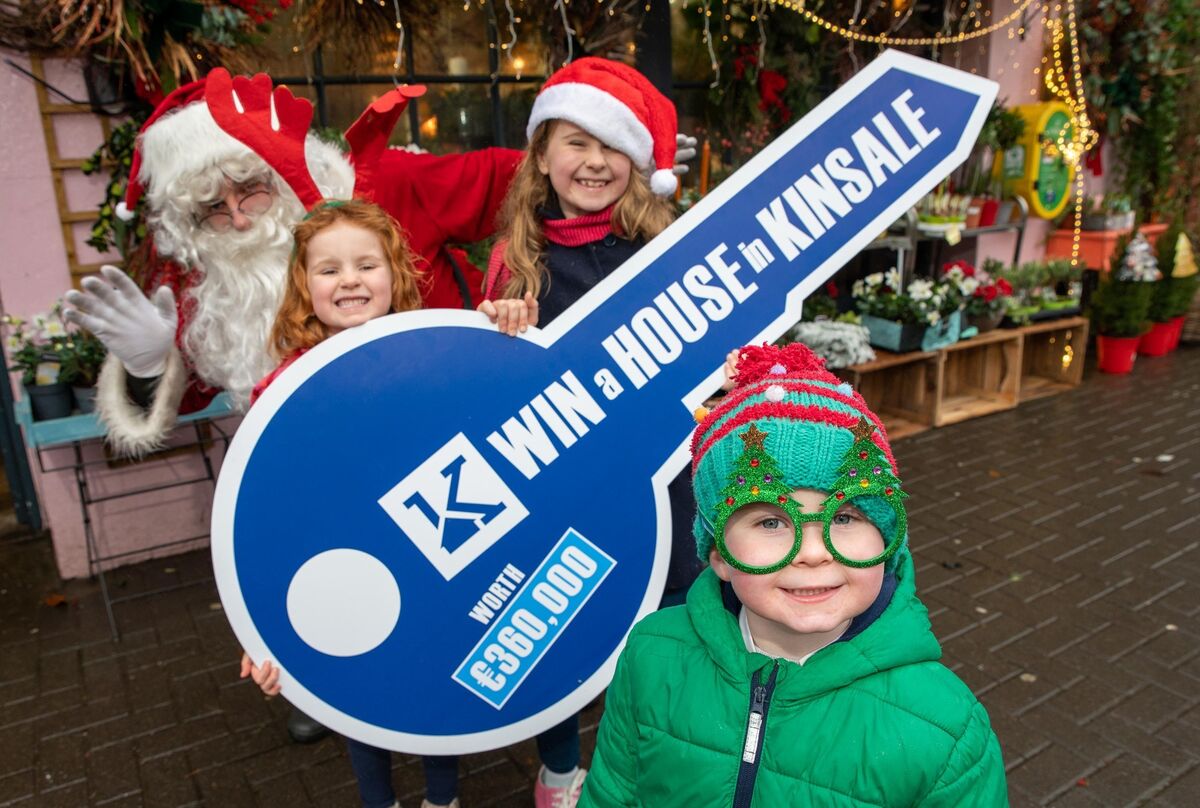 Santa celebrates with Hannah, Aibhlín and Jack Murphy from Kinsale as they launch the Kinsale GAA ‘Win A House in Kinsale’ fundraiser with a prize of a new A-rated €360,000 house in the popular seaside town. Picture: John Allen Santa celebrates with Hannah, Aibhlín and Jack Murphy from Kinsale as they launch the Kinsale GAA ‘Win A House in Kinsale’ fundraiser with a prize of a new A-rated €360,000 house in the popular seaside town. Picture: John Allen