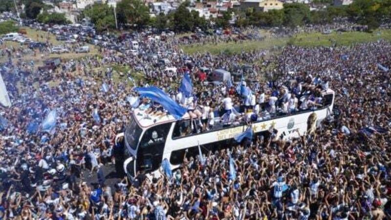 Argentina complete World Cup victory tour in helicopters as fans swarm streets
