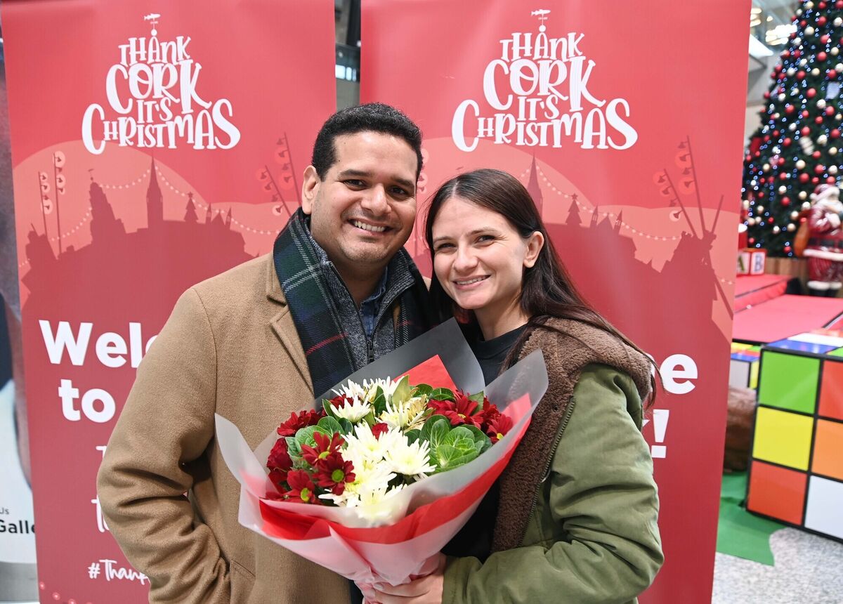 David Vides, who has recently re-located to Cork, greeting his wife Pamela on her arrival at Cork Airport from Singapore and they will live in the Cork area. Picture Denis Minihane. David Vides, who has recently re-located to Cork, greeting his wife Pamela on her arrival at Cork Airport from Singapore and they will live in the Cork area. Picture Denis Minihane.