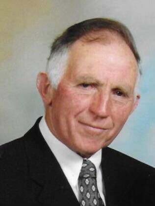 The death has been announced of former TD, minister of state and member of Cork County Council, Tom Meaney.
