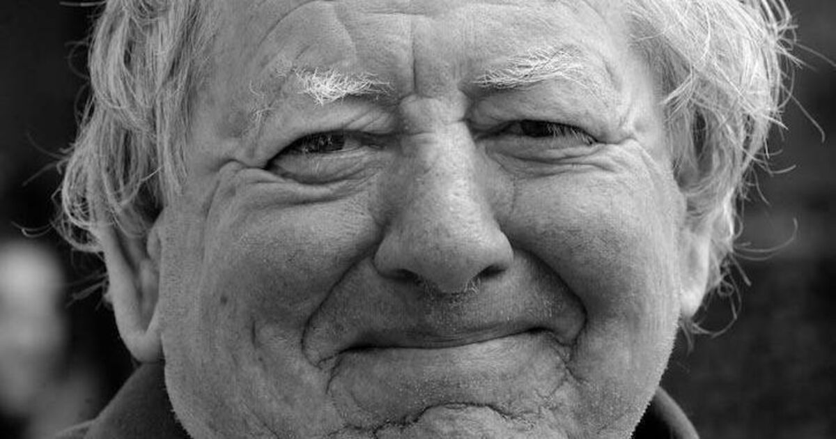 Echo news vendor Michael O’Regan served his city with pride