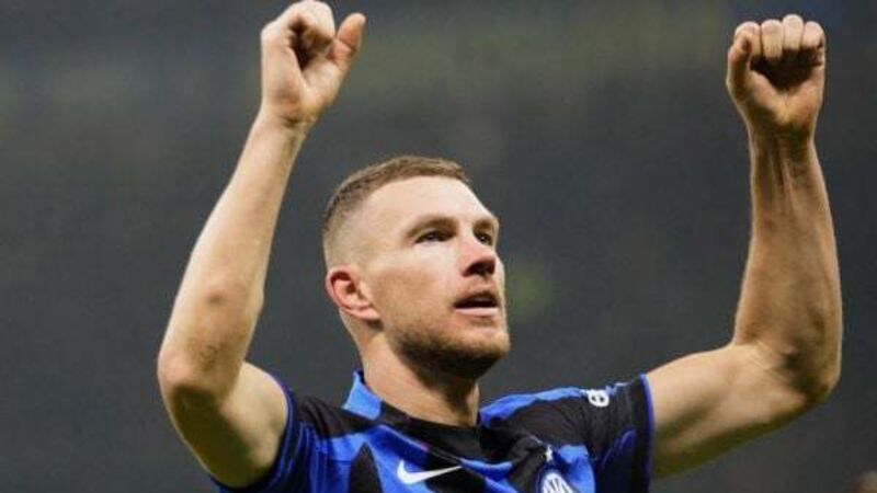 Inter Milan condemn leaders Napoli to first Serie A defeat of season