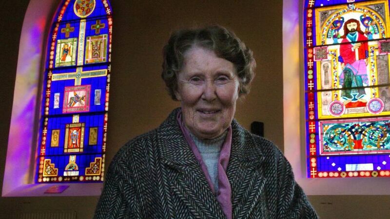 Cill na Martra faoi scamall bróin le beirt chúltaca ón bpobal Gaeltachta ar shlí na fírinne