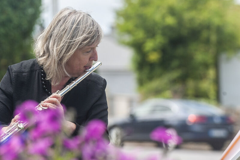 Evelyn Grant, presenter of the Drive Time programme on RTE Lyric FM, giving a concert for the residents of Bantry General Hospital. She was accompanied by husband Gerry Kelly. Picture: Andy Gibson. Evelyn Grant, presenter of the Drive Time programme on RTE Lyric FM, giving a concert for the residents of Bantry General Hospital. She was accompanied by husband Gerry Kelly. Picture: Andy Gibson.