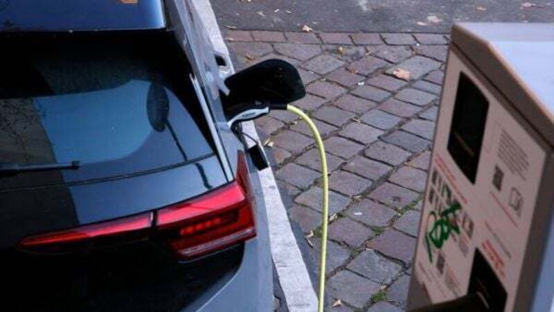 Thousands of electric vehicle charging points to be installed in €100m expansion Thousands of electric vehicle charging points to be installed in €100m expansion