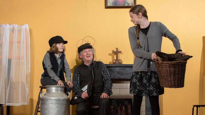 Grúpa ó Ghaeltacht Mhúscraí sa tóir ar rath uile-Éireann ar stáitse Chaisil Grúpa ó Ghaeltacht Mhúscraí sa tóir ar rath uile-Éireann ar stáitse Chaisil