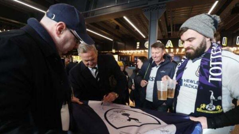 Antonio Conte is ‘throwing everything’ at Tottenham trophy tilt – Gary Mabbutt Antonio Conte is ‘throwing everything’ at Tottenham trophy tilt – Gary Mabbutt