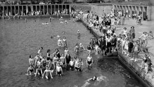 <p class="contextmenu internal_Caption">Children splashing around at the Lee Baths, Carrigrohane Road, Cork, in June, 1951.</p>