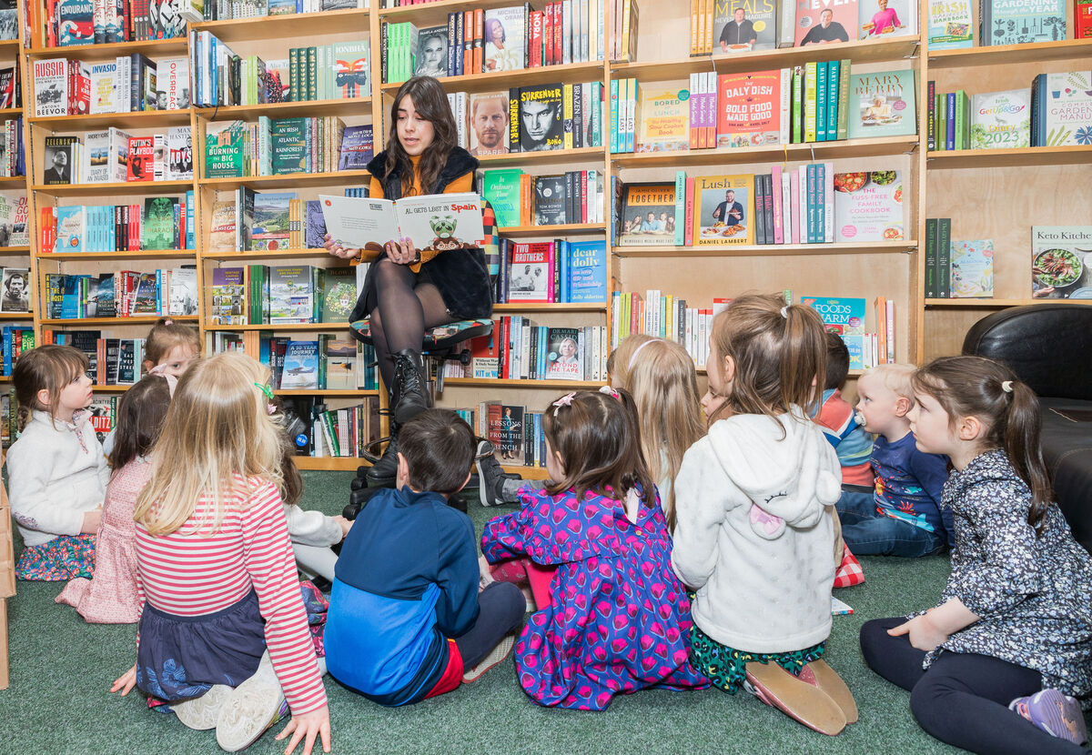 Author María Quirós reads from her book 'Al get Lost in Spain' to the children of Generation Education Glounthaune at Midleton Books, Midleton, Co. Cork. Picture David Creedon