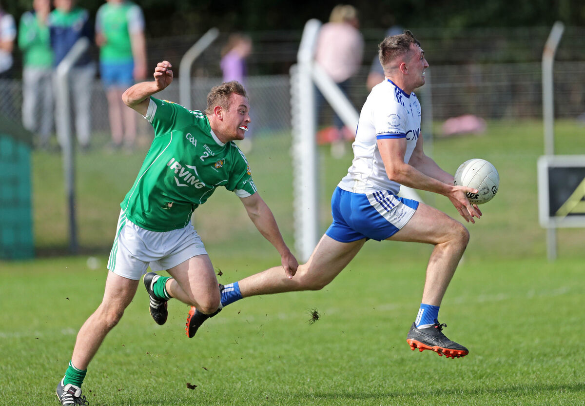 Seanie Ó Foirreidh, Cill Na Martra, going past Ed Leahy, Aghada, at Ballincollig. Picture: Jim Coughlan. Seanie Ó Foirreidh, Cill Na Martra, going past Ed Leahy, Aghada, at Ballincollig. Picture: Jim Coughlan.
