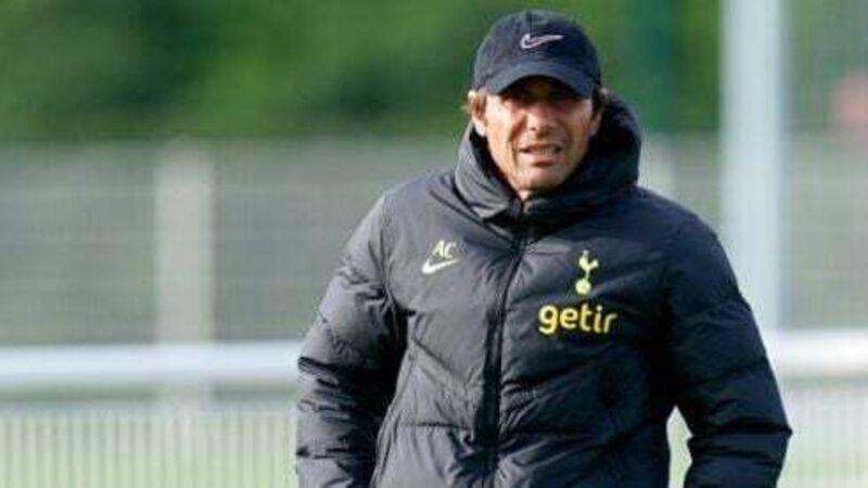 Tottenham boss Antonio Conte returns to work after gallbladder surgery