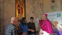 Lovestruck couples visit shrine to St Valentine in Dublin