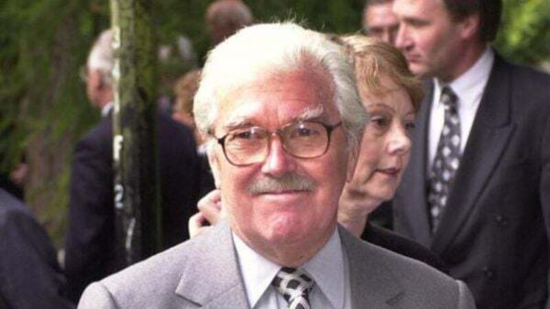 Tributes paid after 'brilliant broadcaster' Dickie Davies dies aged 94