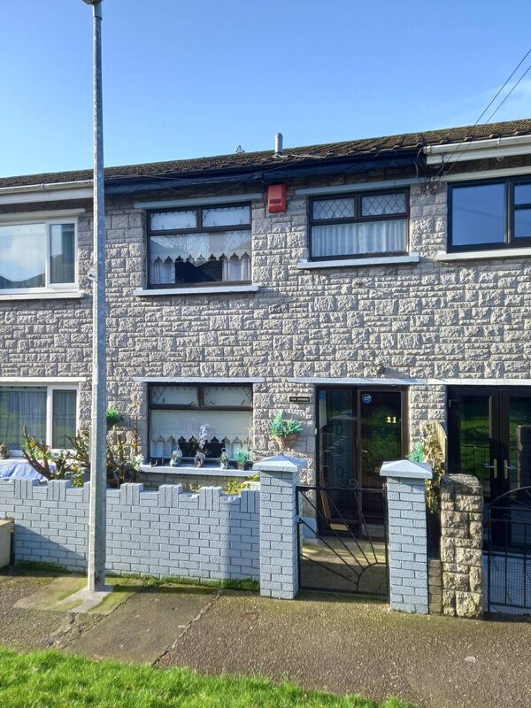 21 Lansdowne Court is a gem in The Glen - up for €240,000. See No.6