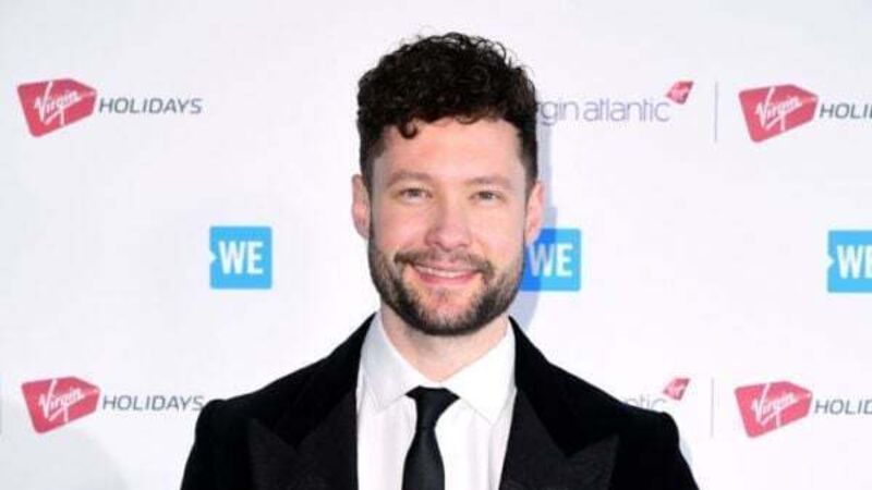 Calum Scott and Jax Jones surprise Love Islanders with an intimate gig