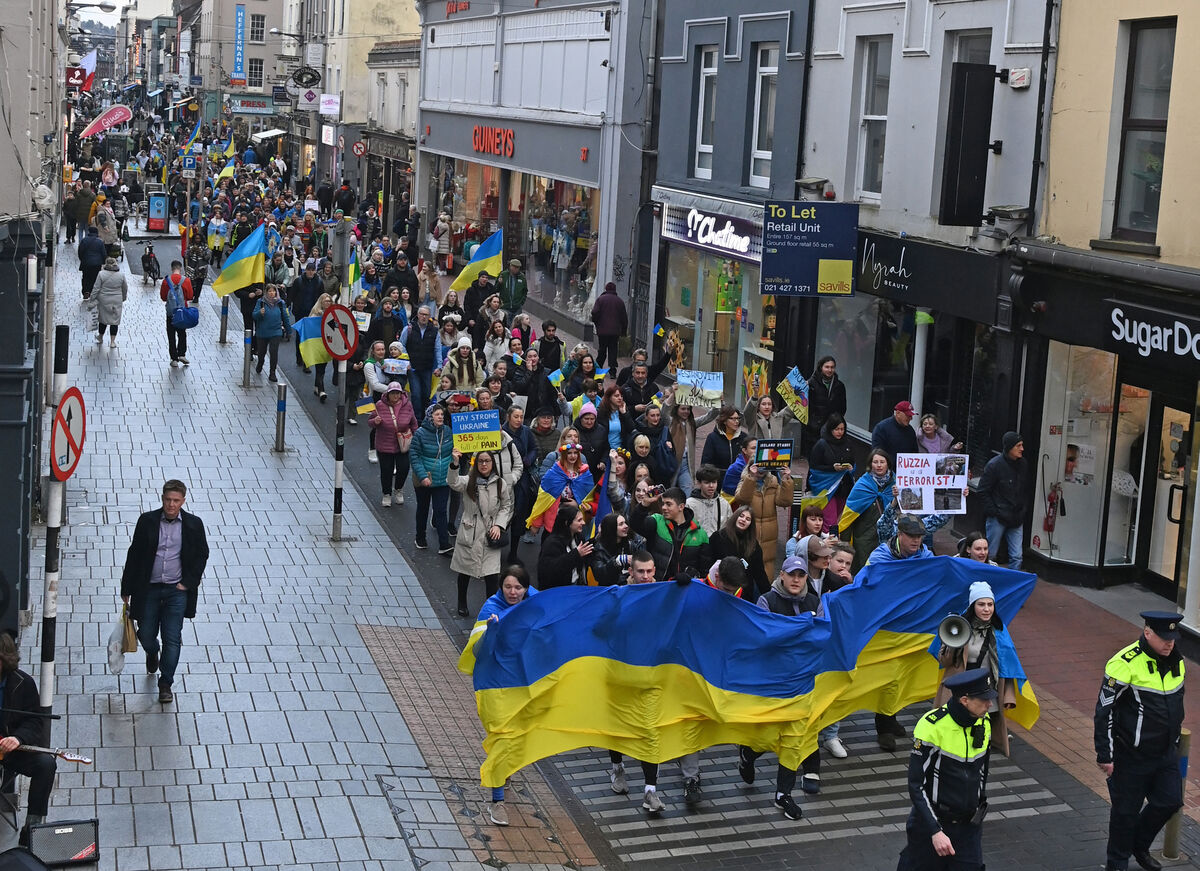Over a thousand people gathered on Cork’s Grand Parade on Friday afternoon to mark the first anniversary of Russia’s full-scale invasion of Ukraine. Picture; Eddie O'Hare