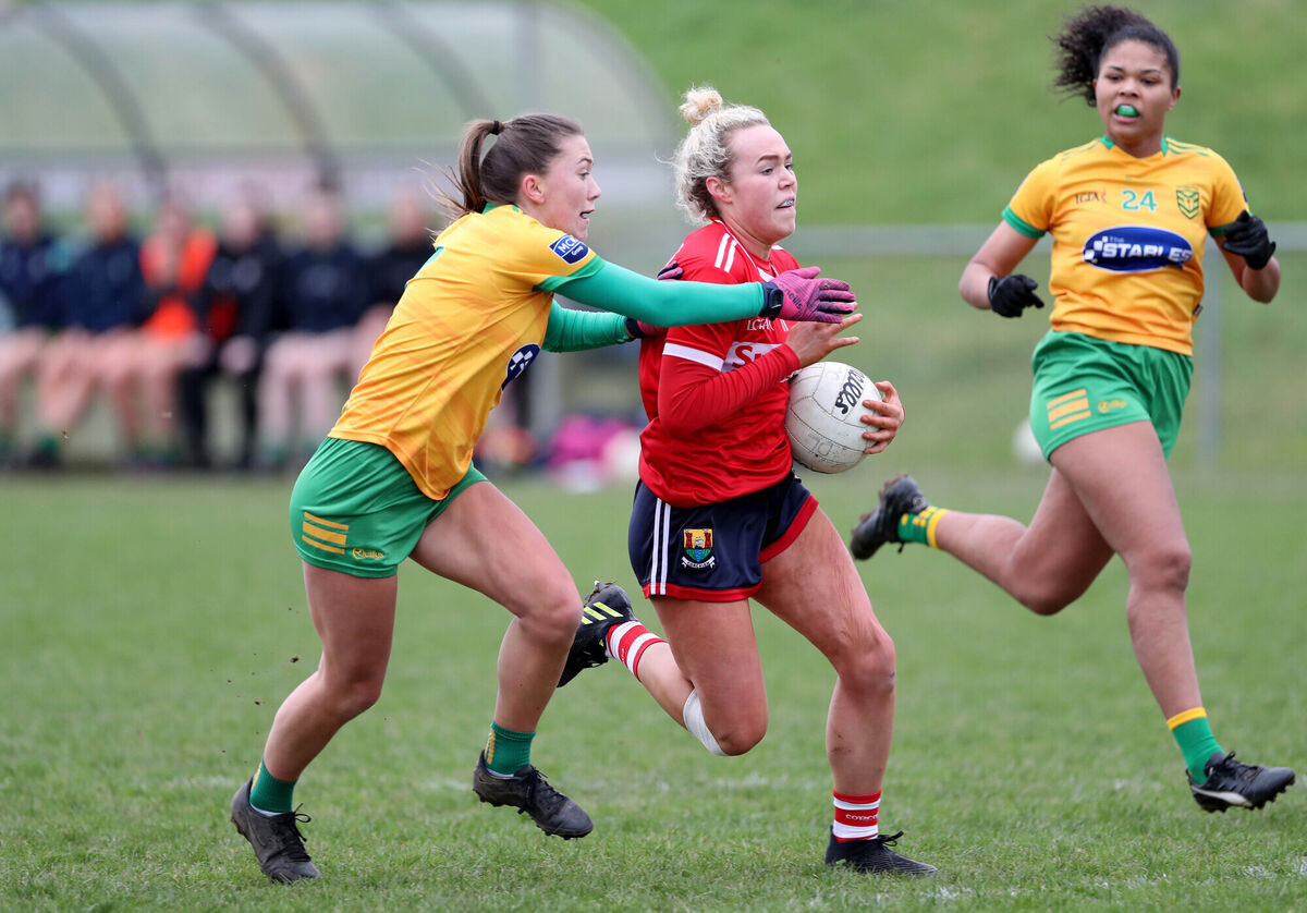 Katie Quirke, Cork, takes on Tara Hegarty, Donegal. Picture: Jim Coughlan. Katie Quirke, Cork, takes on Tara Hegarty, Donegal. Picture: Jim Coughlan.
