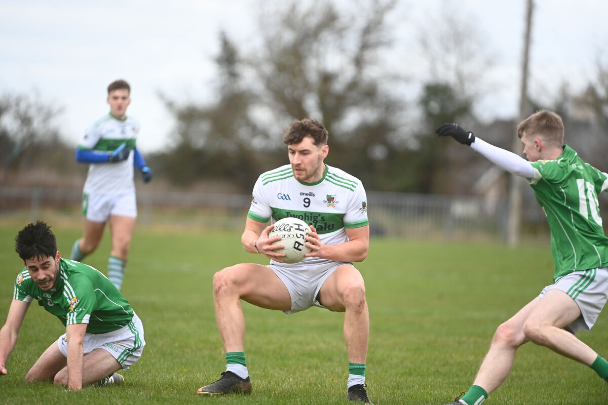  Paul Walsh Kanturk with possession in midfield. Picture: Larry Cummins
