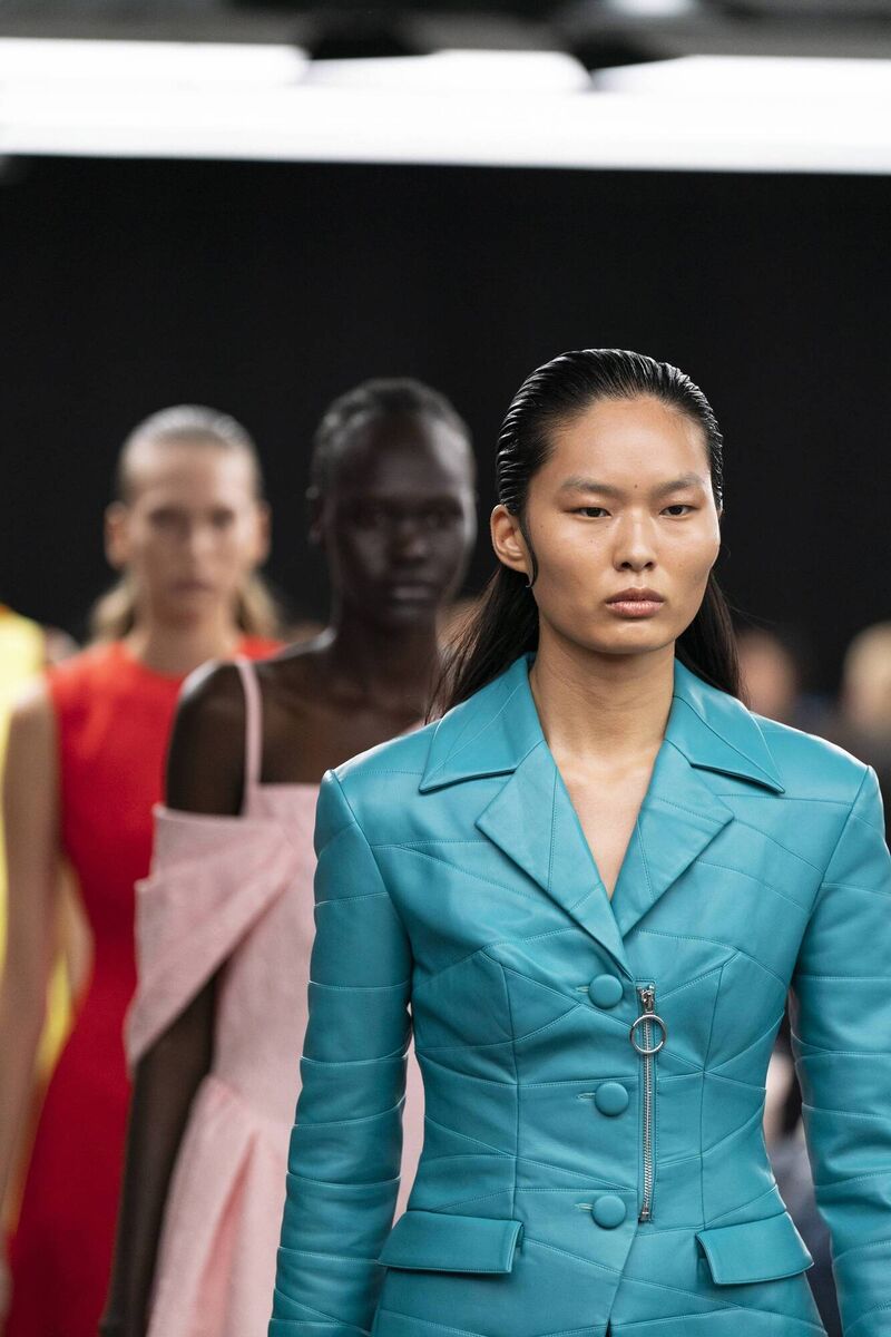 Models on the catwalk at Huishan Zhang SS23. Models on the catwalk at Huishan Zhang SS23.