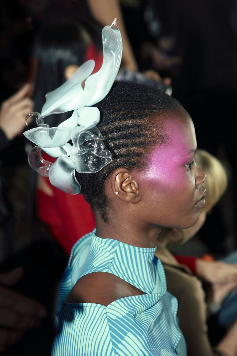 Model backstage at Chet Lo SS23. Model backstage at Chet Lo SS23.