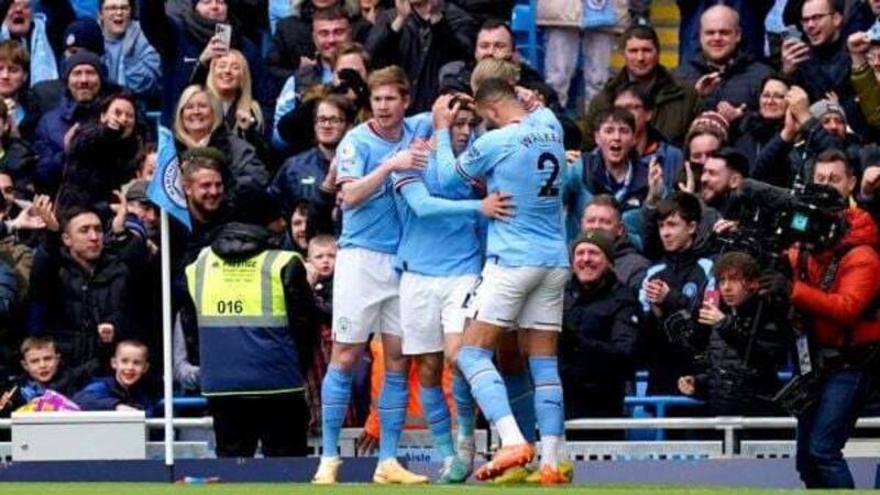 Manchester City keep pressure on Arsenal with win over Newcastle