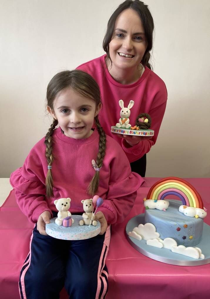 Emma O' Shea President of Cork Sugarcraft Guild and her niece Alexia.