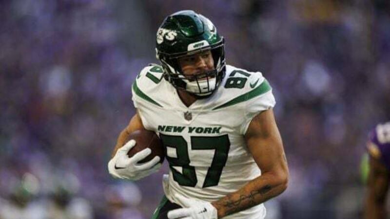 NY Jets tight end CJ Uzomah impressed by NFL knowledge on London trip