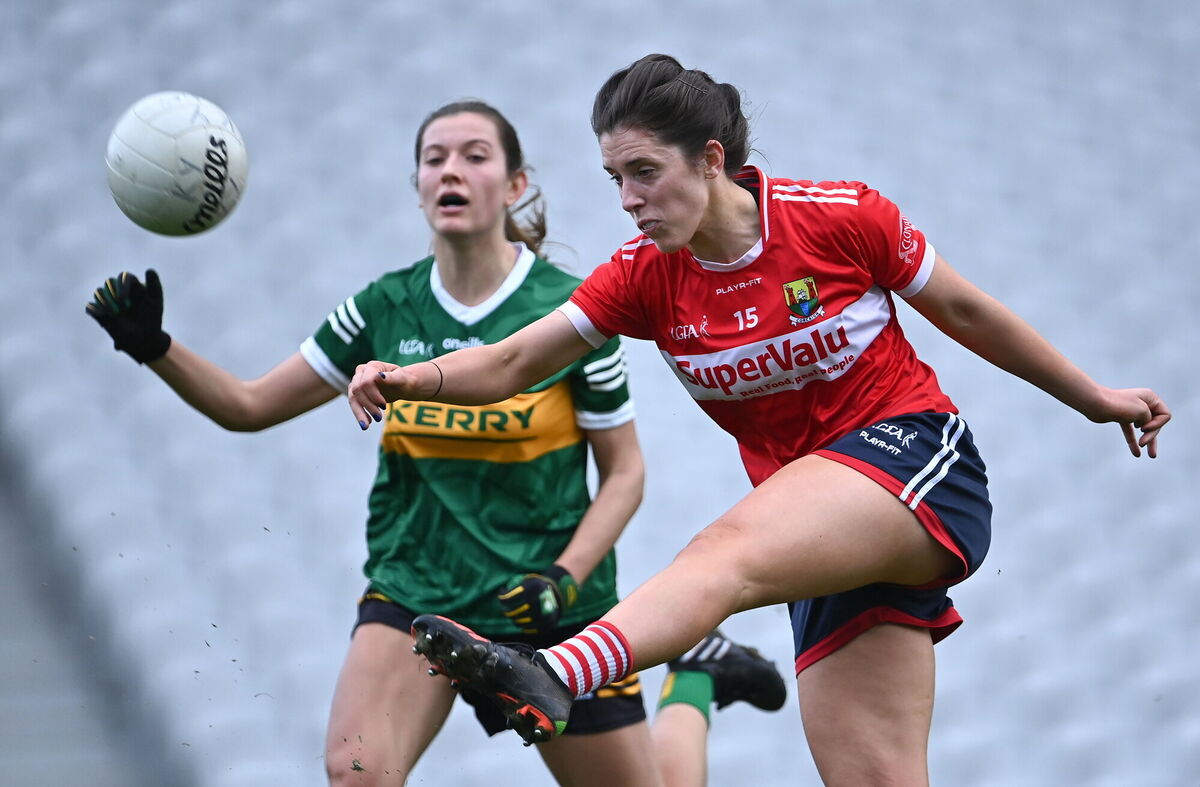 Ciara O'Sullivan of Cork shoots under pressure from Ciara Murphy of Kerry. Picture: Piaras Ó Mídheach/Sportsfile Ciara O'Sullivan of Cork shoots under pressure from Ciara Murphy of Kerry. Picture: Piaras Ó Mídheach/Sportsfile
