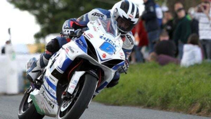 'Blast of oil and smoke' from William Dunlop's motorbike before fatal crash 'Blast of oil and smoke' from William Dunlop's motorbike before fatal crash