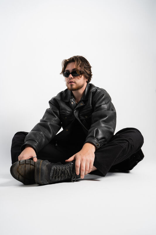 Lloyd John: New single.