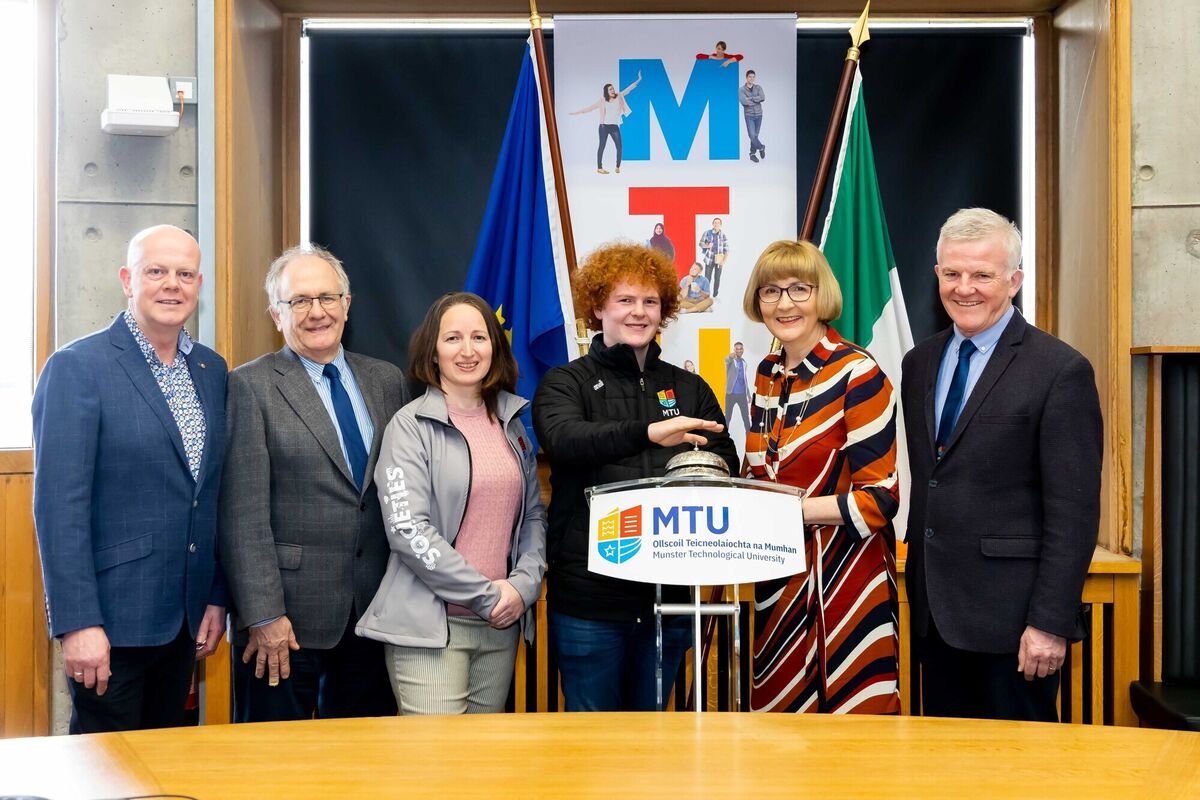 Pictured are Niall Morris, Head of Department, Mechanical& Biomed Manufacturing Engineering Cork; Matt Cotterell, The Head of the School of Mechanical, Electrical, and Process Engineering; Aoife Kelliher, Societies Officer; Oliver McKenna, Munster Technological University student from County Cork; Professor Maggie Cusack, MTU President and Tim Hogan, Head Of Faculty Office of Faculty Of Engineering & Science, MTU. Oliver McKenna was recently named individual winner of Ireland's oldest higher education debating competition, The Irish Times Debate. This event is now in its sixty-third year. Oliver is a first-year student of Mechanical Engineering at Munster Technological University (MTU). Pictured are Niall Morris, Head of Department, Mechanical& Biomed Manufacturing Engineering Cork; Matt Cotterell, The Head of the School of Mechanical, Electrical, and Process Engineering; Aoife Kelliher, Societies Officer; Oliver McKenna, Munster Technological University student from County Cork; Professor Maggie Cusack, MTU President and Tim Hogan, Head Of Faculty Office of Faculty Of Engineering & Science, MTU. Oliver McKenna was recently named individual winner of Ireland's oldest higher education debating competition, The Irish Times Debate. This event is now in its sixty-third year. Oliver is a first-year student of Mechanical Engineering at Munster Technological University (MTU).