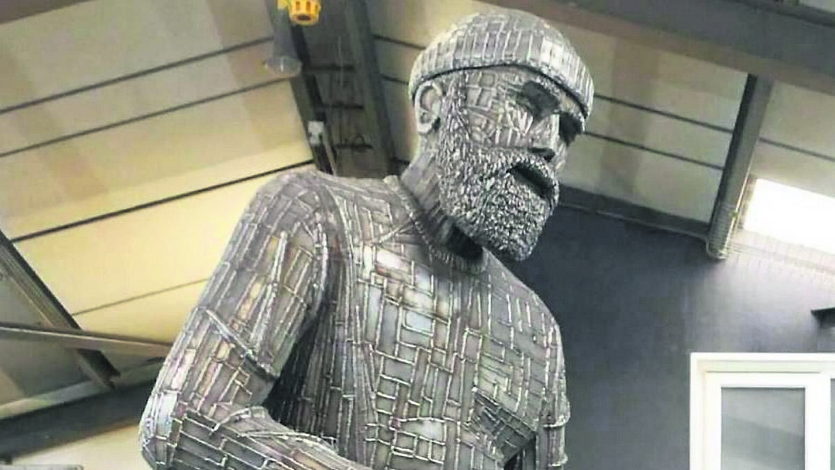 12ft seafarer shanty sculpture for Cobh