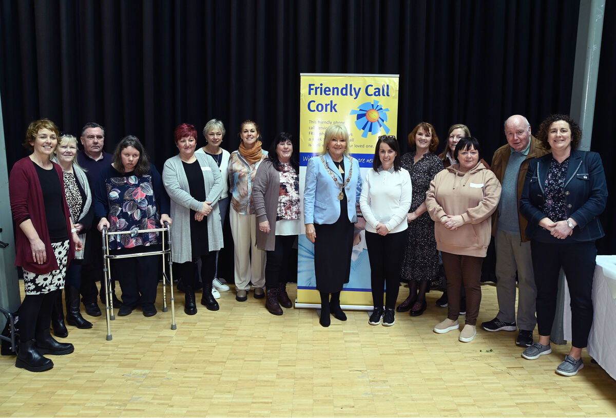 Volunteers with Friendly Call Cork, and CE and Tús workers joined by Councillor Deirdre Forde, Lord Mayor, at the Friendly Call Cork tea party at City Hall. Also included are Brenda Barry, social inclusion co-ordinator, Cork City Partnership, and Jackie Fitzgibbon, co-ordinator, Friendly Call Cork. Picture Denis Minihane. Volunteers with Friendly Call Cork, and CE and Tús workers joined by Councillor Deirdre Forde, Lord Mayor, at the Friendly Call Cork tea party at City Hall. Also included are Brenda Barry, social inclusion co-ordinator, Cork City Partnership, and Jackie Fitzgibbon, co-ordinator, Friendly Call Cork. Picture Denis Minihane.