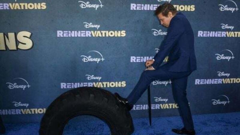 Jeremy Renner uses scooter and cane on first red carpet since snowplough injury Jeremy Renner uses scooter and cane on first red carpet since snowplough injury