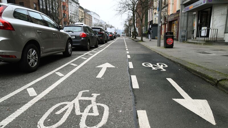 Call to reallocate city streets for public and low-carbon transport  