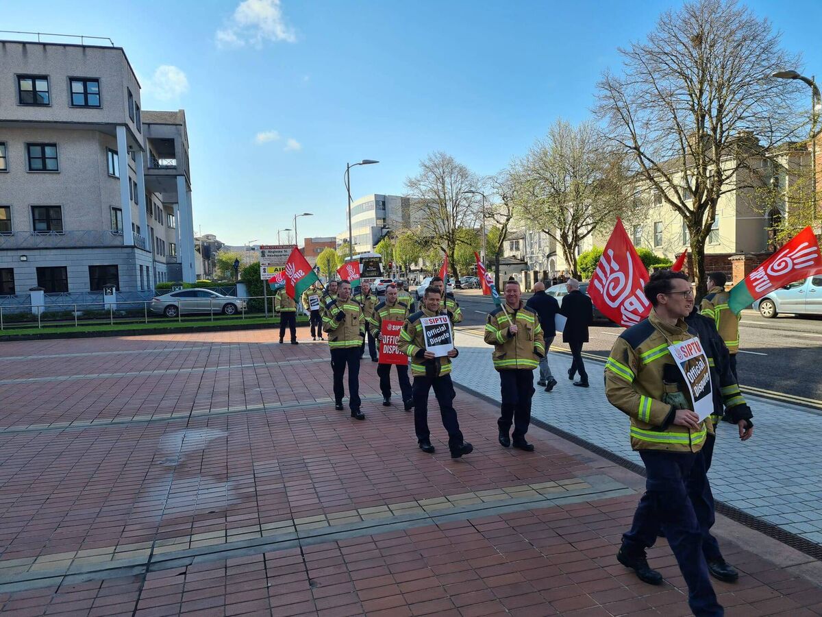 Picketing as part of efforts to reopen Ballincollig Fire Station. Pic: Martin Hurley