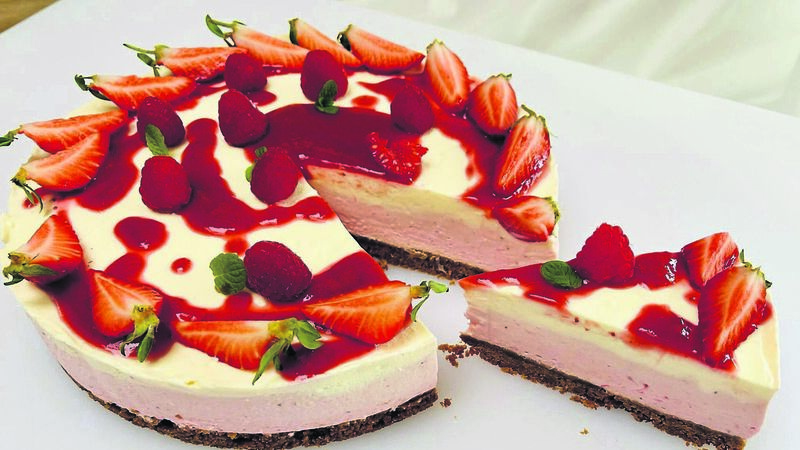 Recipe: Red Berry and Vanilla Cheesecake Recipe: Red Berry and Vanilla Cheesecake