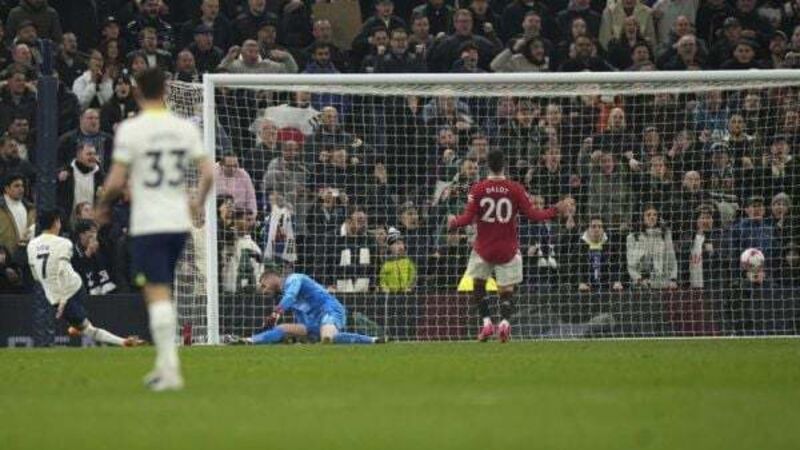 Tottenham battle back from two down to secure morale-boosting draw with Man Utd Tottenham battle back from two down to secure morale-boosting draw with Man Utd