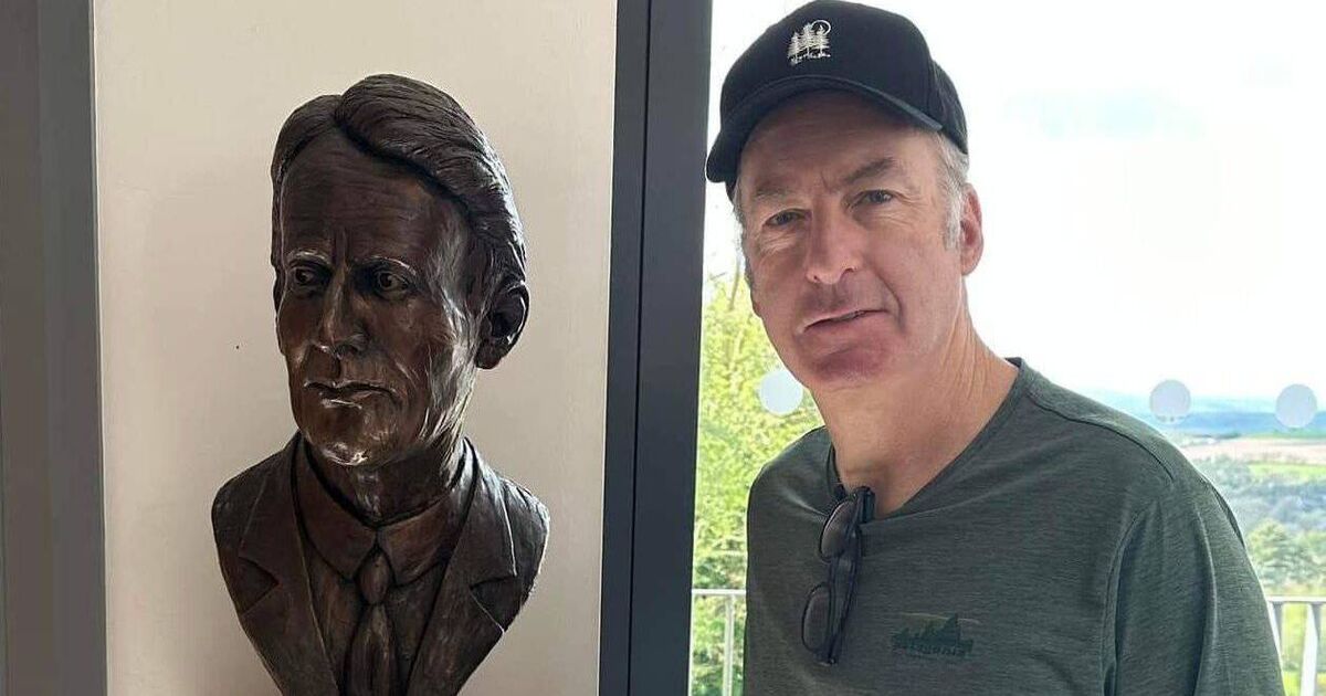 Breaking Bad star pays a visit to Cork museum - Vimarsana News