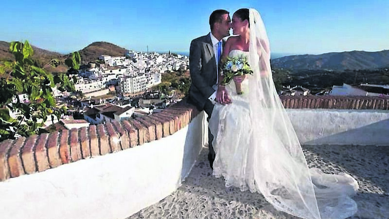 How I met my partner: Radio star Emer was ‘on air’ after finding true love Alberto How I met my partner: Radio star Emer was ‘on air’ after finding true love Alberto
