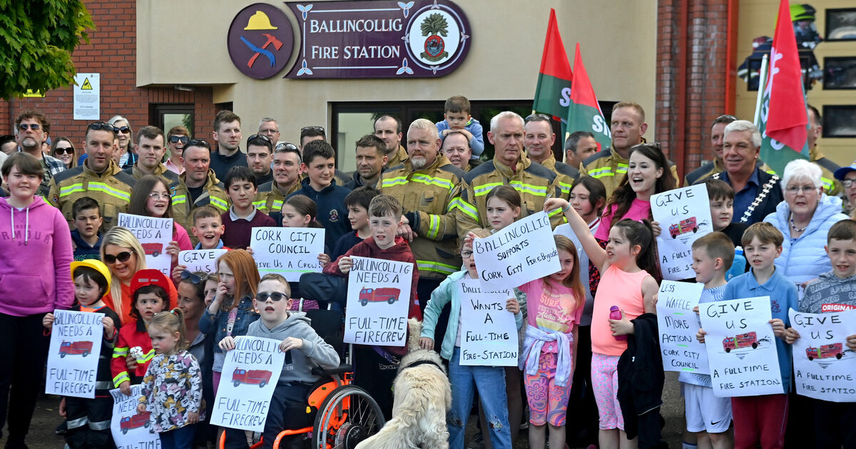 200 gather to support calls to reopen Ballincollig Fire Station - Vimarsana News
