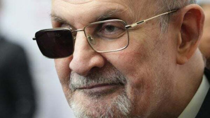 Salman Rushdie honoured after first in-person appearance after stabbing Salman Rushdie honoured after first in-person appearance after stabbing