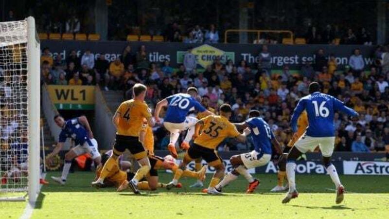 Yerry Mina’s last-gasp equaliser at Wolves gives Everton hope of survival