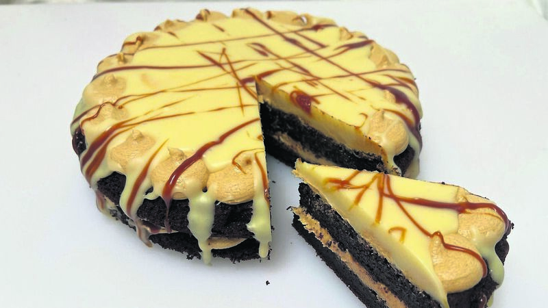 Recipe: Rich Chocolate Fudge Cake