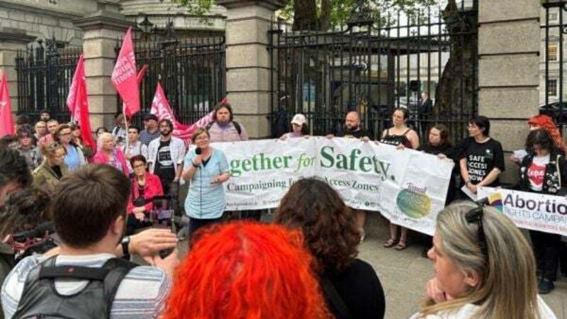 Minister for Health defends amendment to delay abortion bill Minister for Health defends amendment to delay abortion bill
