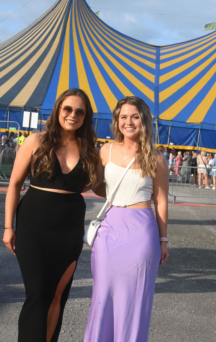  Aoife Howe and Megan Brahan, from Tipperary attending the opening night at the Marquee.Pic Larry Cummins