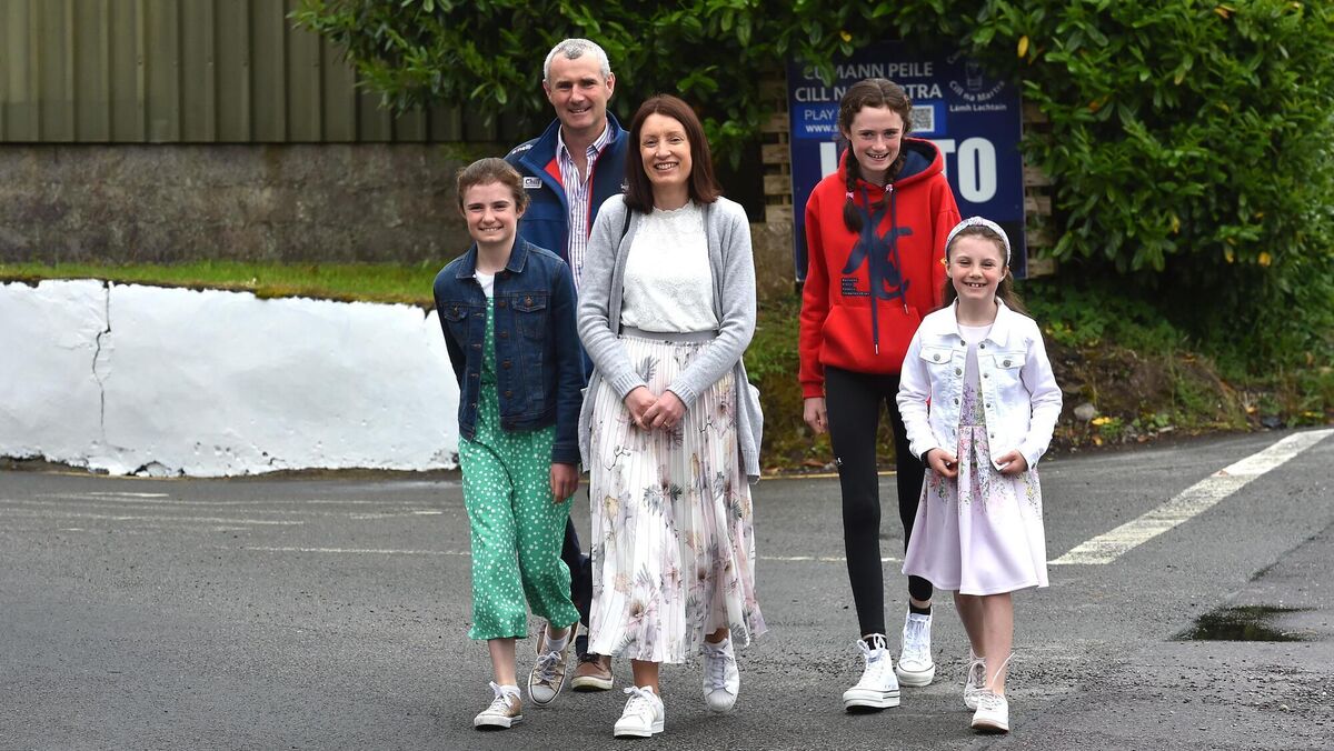 Muintir Uí Bhriain, Máire, Con, Siobhán, Eibhlín agus Áine, ar an slí chuig an gceiliúradh 125-bliain. Grianghrafadóir: Dan Linehan