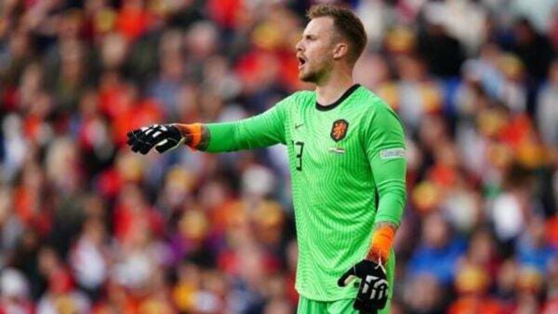 Brentford sign goalkeeper Mark Flekken on four-year deal from Freiburg