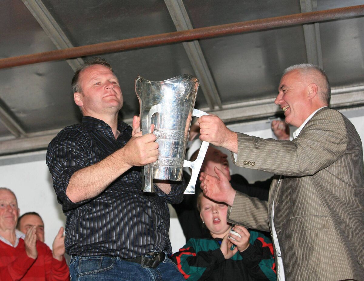 Teddy McCarthy takes the cup from Bertie Óg Murphy at the homecoming in 2008. Picture: Darragh Kane Teddy McCarthy takes the cup from Bertie Óg Murphy at the homecoming in 2008. Picture: Darragh Kane