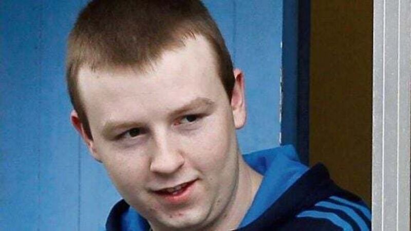 Murderer threatened to slit prison officer’s throat with sharpened metal
